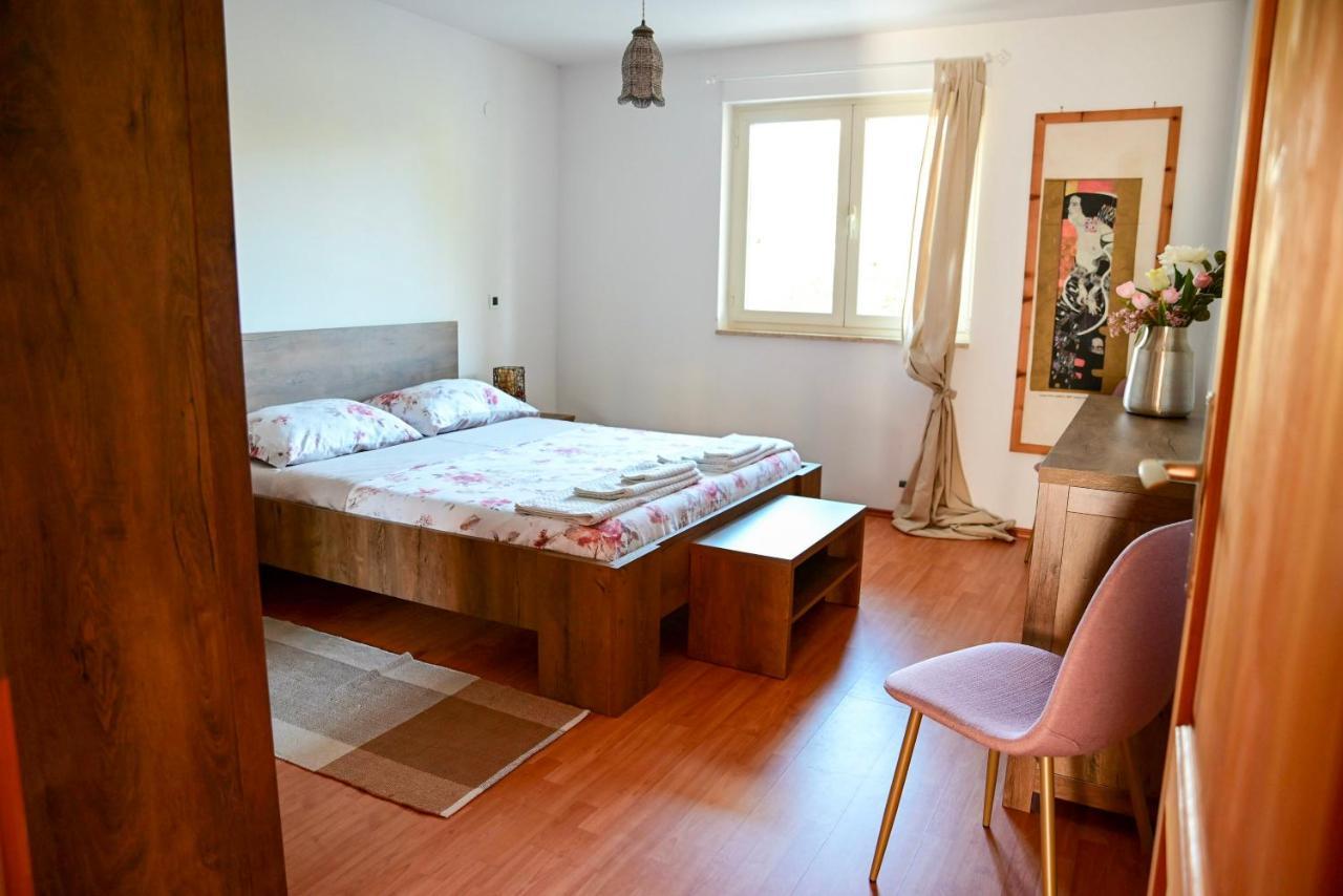 Apartment Laetitia Kaštelir Exteriér fotografie